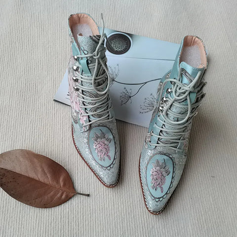 Chinese style embroidered flowers blue boots